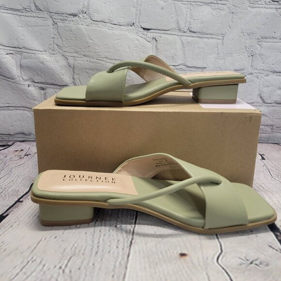 Journee Collection Women's Mina Sandals - Picture 4 of 7